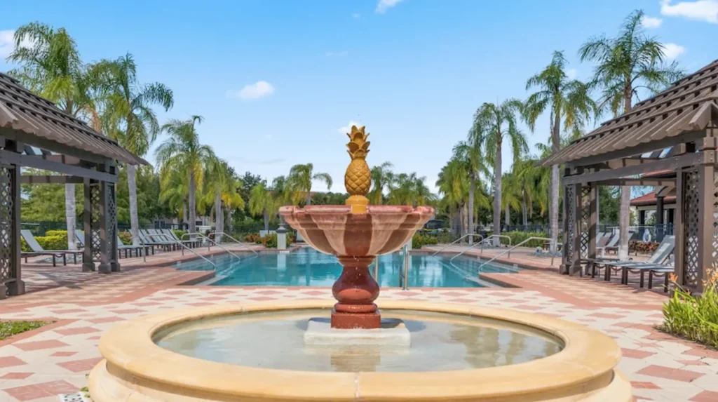 BellaVida Pool