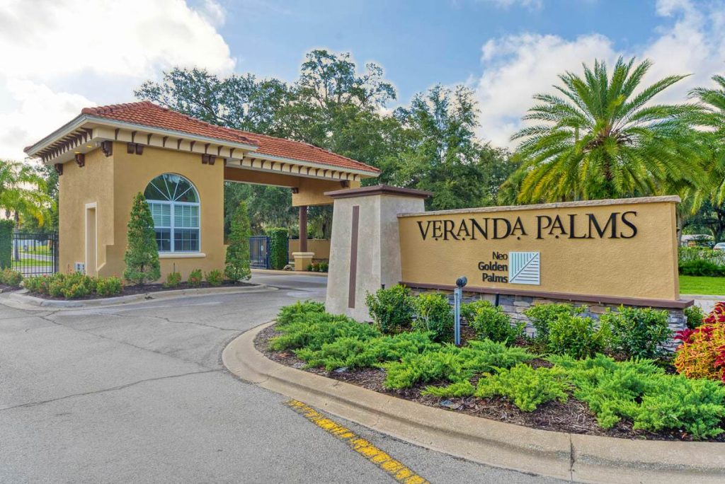 Veranda Plams entrance